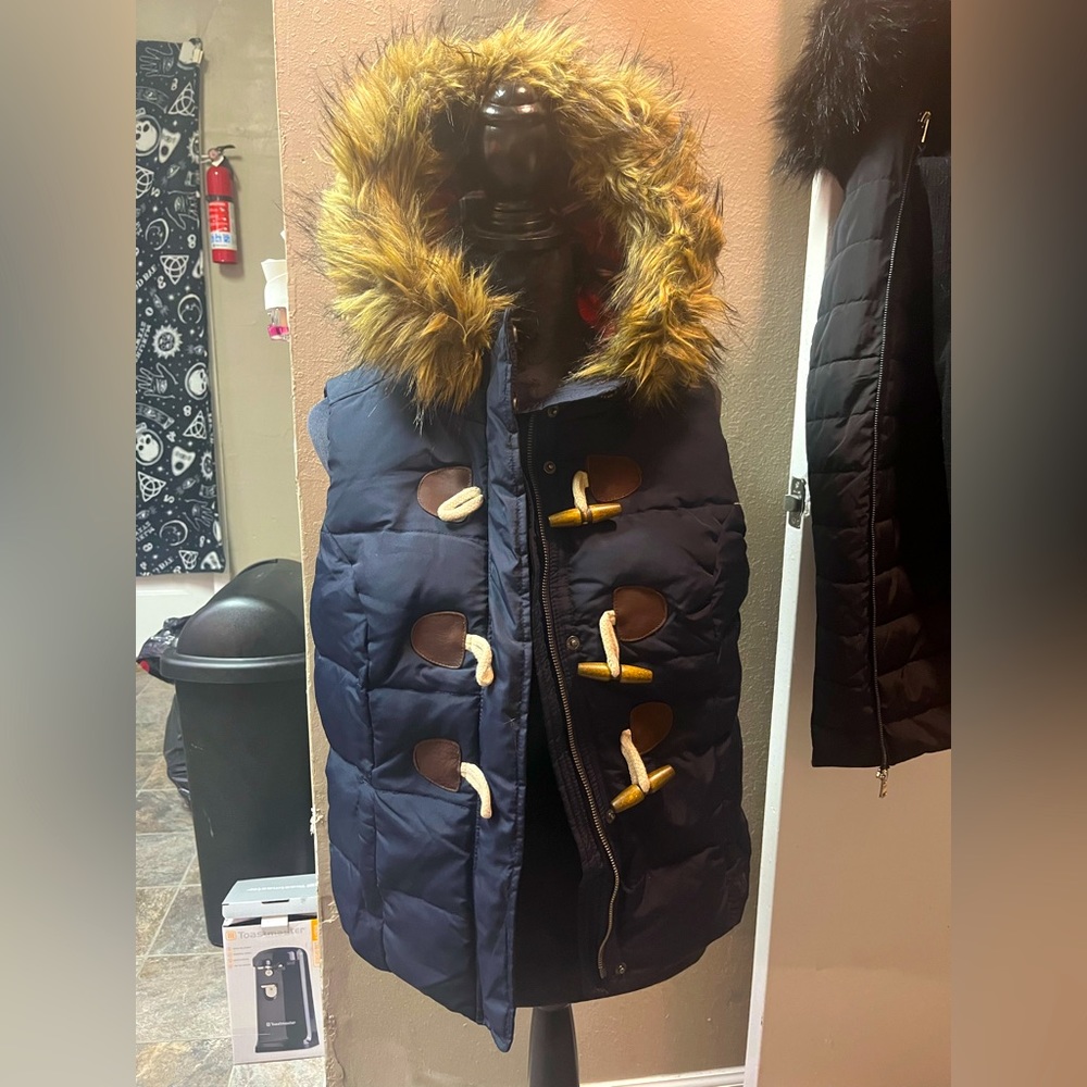 ABERCROMBIE & FITCH Hooded Puffer Vest